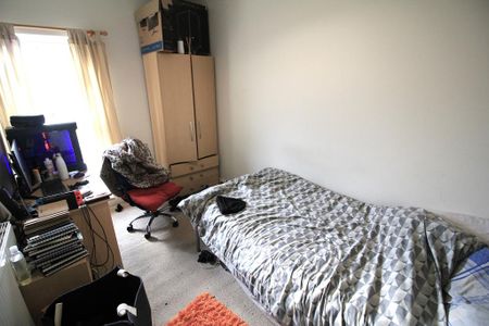 4 bedroom terraced house to rent - Photo 3