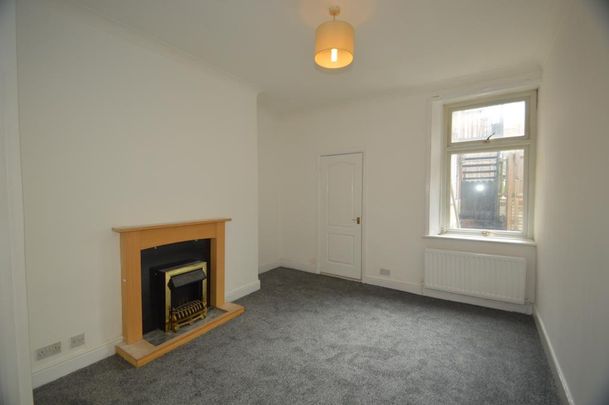 2 bedroom ground floor flat to rent - Photo 1