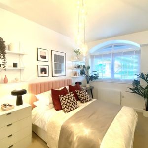 London Road - Photo 2