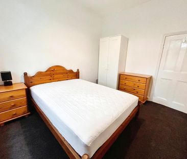 4 bedroom terraced house to rent - Photo 5