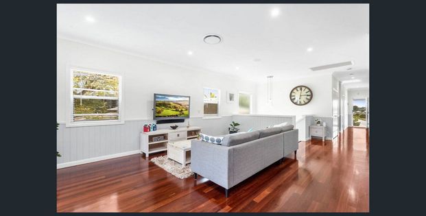 Generous 5-Bedroom House in Tarragindi, Pool and Garden Maintenance Included. - Photo 1