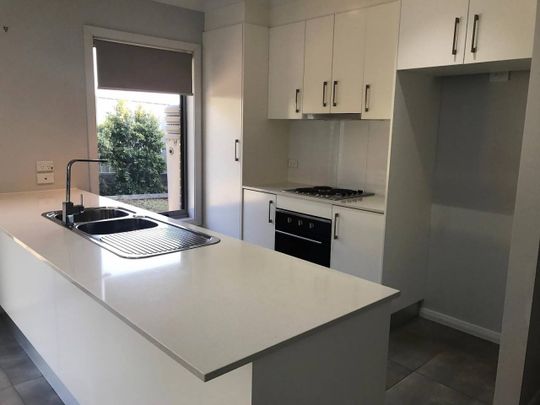 Modern Villa Available - Photo 1