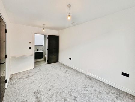 Station Road, Westcliff-On-Sea - Photo 5