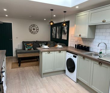 Augustus Road Room 4 - Photo 3