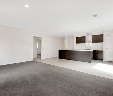 Warmth, Comfort & Space in This Inviting Home - Photo 1