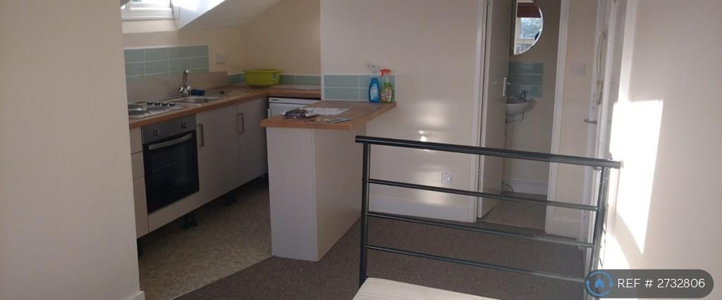 Studio to rent - Photo 1