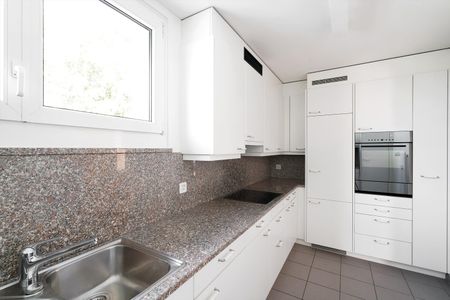 "Wohnen mit Stil & traumhafter Aussicht!" - Photo 3