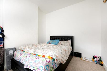 2 bedroom maisonette to rent - Photo 4