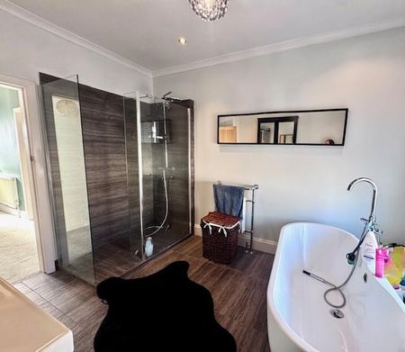 3 bedroom semi-detached house to rent - Photo 5