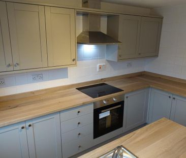 3 bedroom terraced house to rent - Photo 6