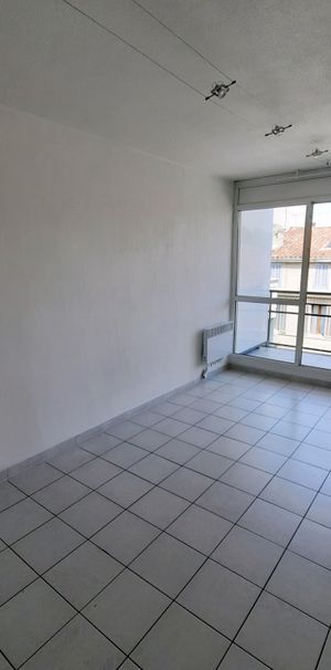 Location Appartement 1 pièce 20m² MARSEILLE 5ème - Photo 1