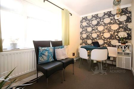 2 bedroom apartment to rent - Photo 4