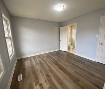 For Lease - 104 Inverhuron Trail, Oakville, Ontario - Photo 1