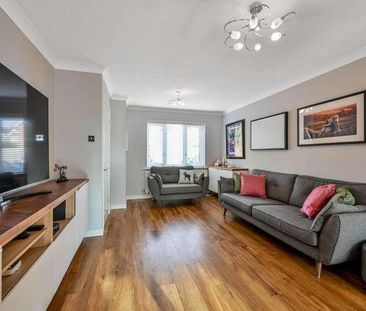 Guildford, Surrey, Gu, Burpham, GU4 - Photo 2