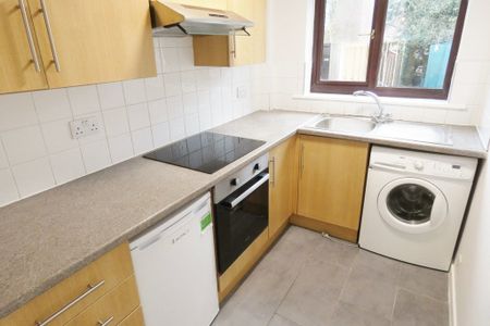 Longley Close, Preston - Photo 3