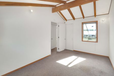 3-Bedroom Apartment in the Heart of Te Aro - Photo 4