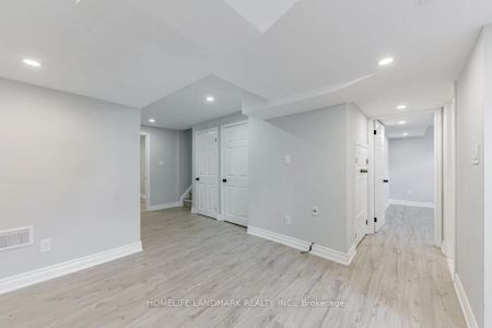 Detached Home For Lease | N9265857 - Photo 5