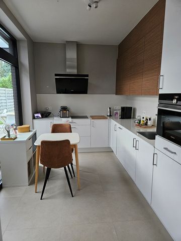 Gerenoveerde woning met leegstaande kamer - Foto 2