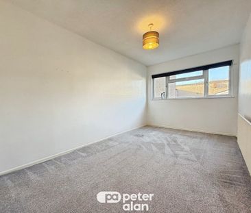 West View, Taffs Well, CARDIFF - Photo 3