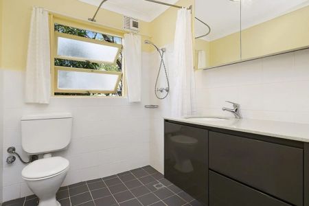 Studio in the perfect location - Photo 4