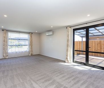 Modern 3-bedroom family home in great location! - Photo 2