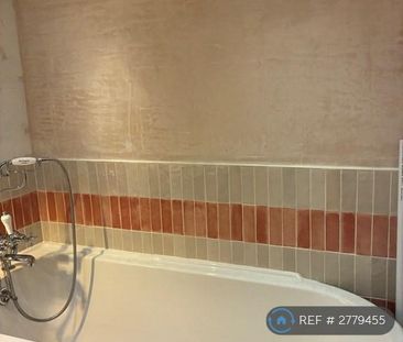 1 bedroom in a house share to rent - Photo 6