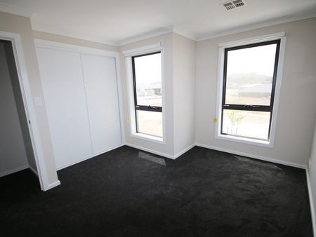 15 Bill Leng Street, Coombs ACT 2611 - Townhouse For Rent | Domain - Photo 4