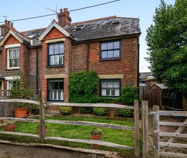 4 bedroom end of terrace house to rent - Photo 5