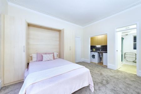 Studio to rent - Photo 2