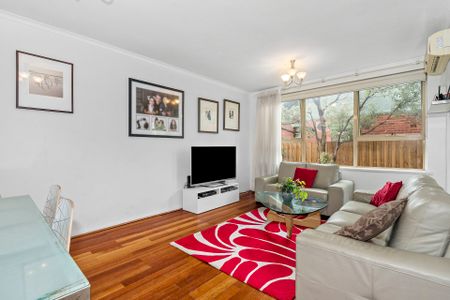 2/25 Mitford Street, St Kilda. - Photo 5