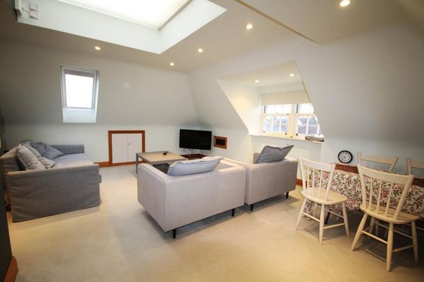 2 bedroom penthouse to rent - Photo 1