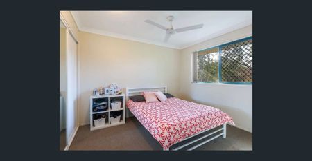 3 bedroom townhouse close to everything - Photo 2