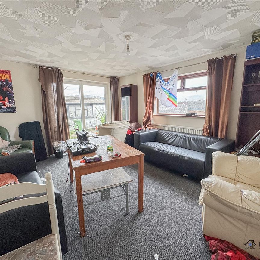 Room For Rent Tower Street, Pontypridd - Photo 1