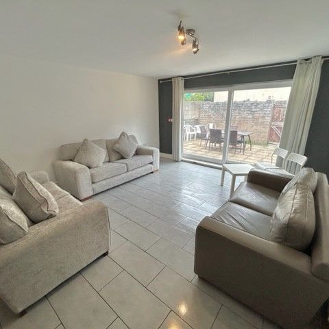 12 Bedroom Student Home – Glynrhondda Street - Photo 1