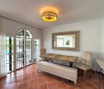 3 Bedroom Townhouse For Rent in Nueva Andalucía, Málaga - Photo 3