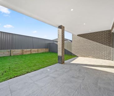 Stunning 4 Bedroom Duplex - Photo 5