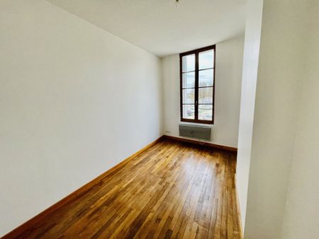 Location Appartement 3 pièces 65m² CHATELLERAULT 86100 - Photo 3