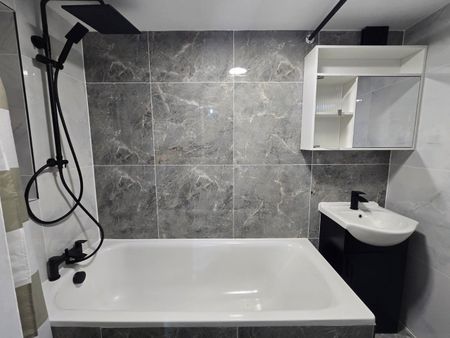 2 Bed Flat, Basement Clarence Road, E5 - Photo 2