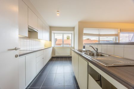 Appartement met twee slaapkamers in centrum Tielt. - Photo 2