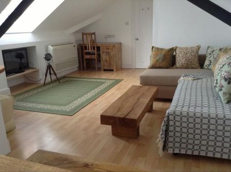 Studio to rent - Photo 2