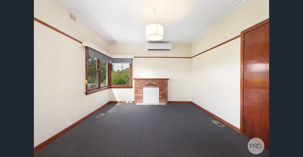 COMFORTABLE FAMILY LIVING IN THE HEART OF WENDOUREE - Photo 1