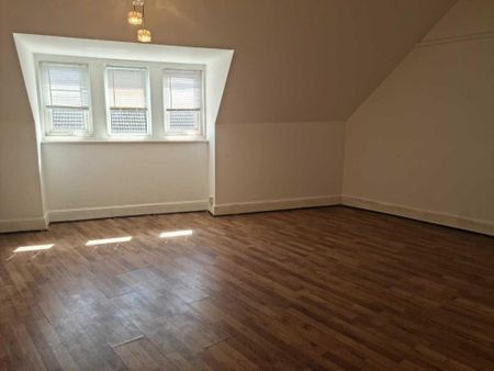 4 bedroom flat to rent - Photo 3