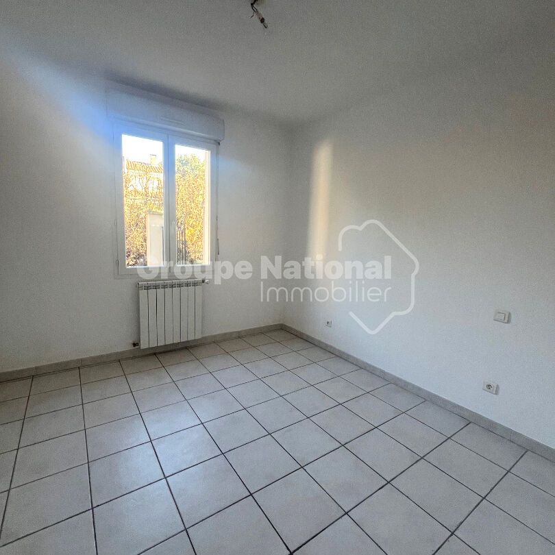 ROGNONAS - Maison de plain pied avec 3 chambres et garage., - Photo 1