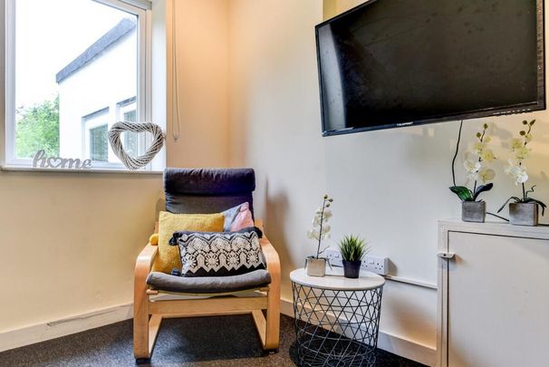 9 bedroom house to rent - Photo 1