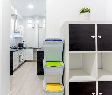 Bright room in Fuencarral Street - Photo 2