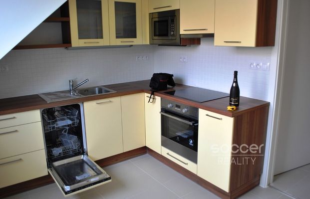 Pronájem bytu 2+1 56 m² - Photo 1