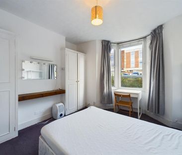 3 bedroom maisonette to rent - Photo 3