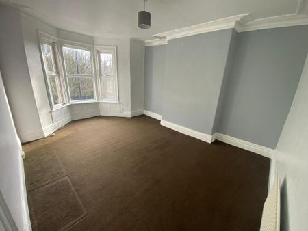 3 bedroom flat to rent - Photo 5