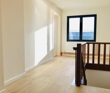 Gerenoveerde 4-slaapkamer woning met grote tuin en garage! - Photo 2