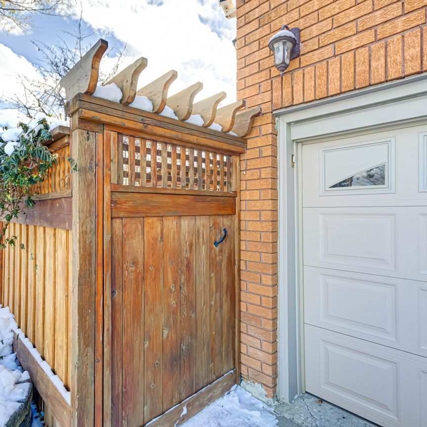 For Lease - 2 Grittani Lane, Toronto, Ontario - Photo 1